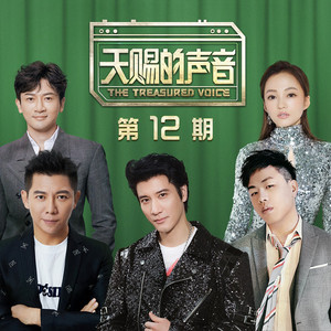 把鸡巴塞入小穴里操起来
